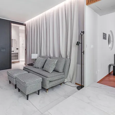 San Babila Prestige - A Few Steps From Duomo Appartement *